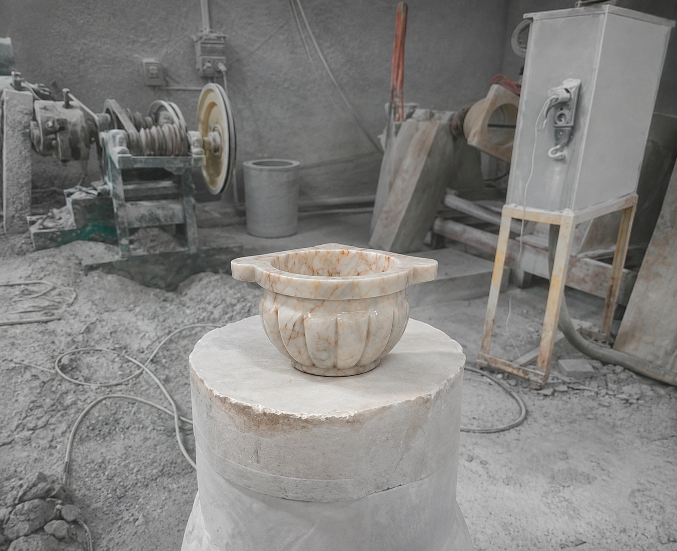 Afyon sarılı  pirinç beyaz mini Kurna köşe model  hamam kurna