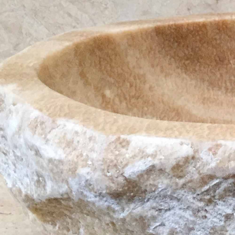 Bella Vie Doğal Traverten Lavabo – Rustik Kenarlı El Yapımı Taş Banyo Lavabosu