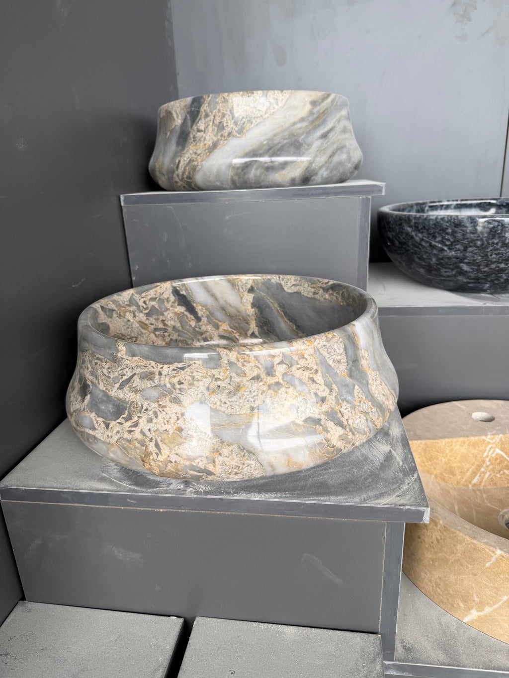 Golden marble mermer Eviye lavabo