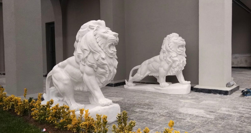 Mermer aslan heykeli